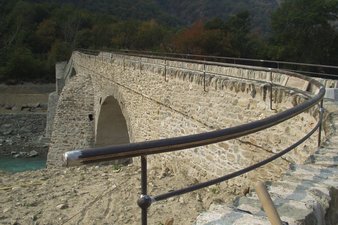 Restauro ponte di Echallod nel Comune di Arnad - particolare ringhiera