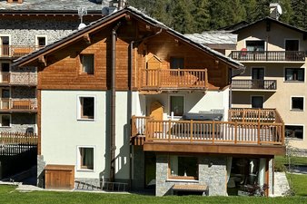 Ristrutturazione e ampliamento fabbricato sito nel comune di Cogne 